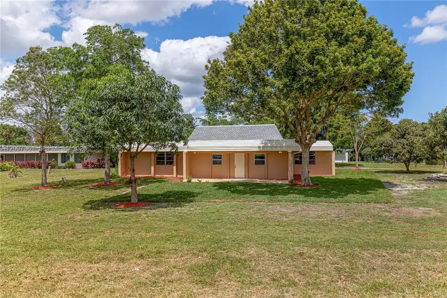 5201 Yellow Pine Ln, Tamarac, FL 33319 - #2