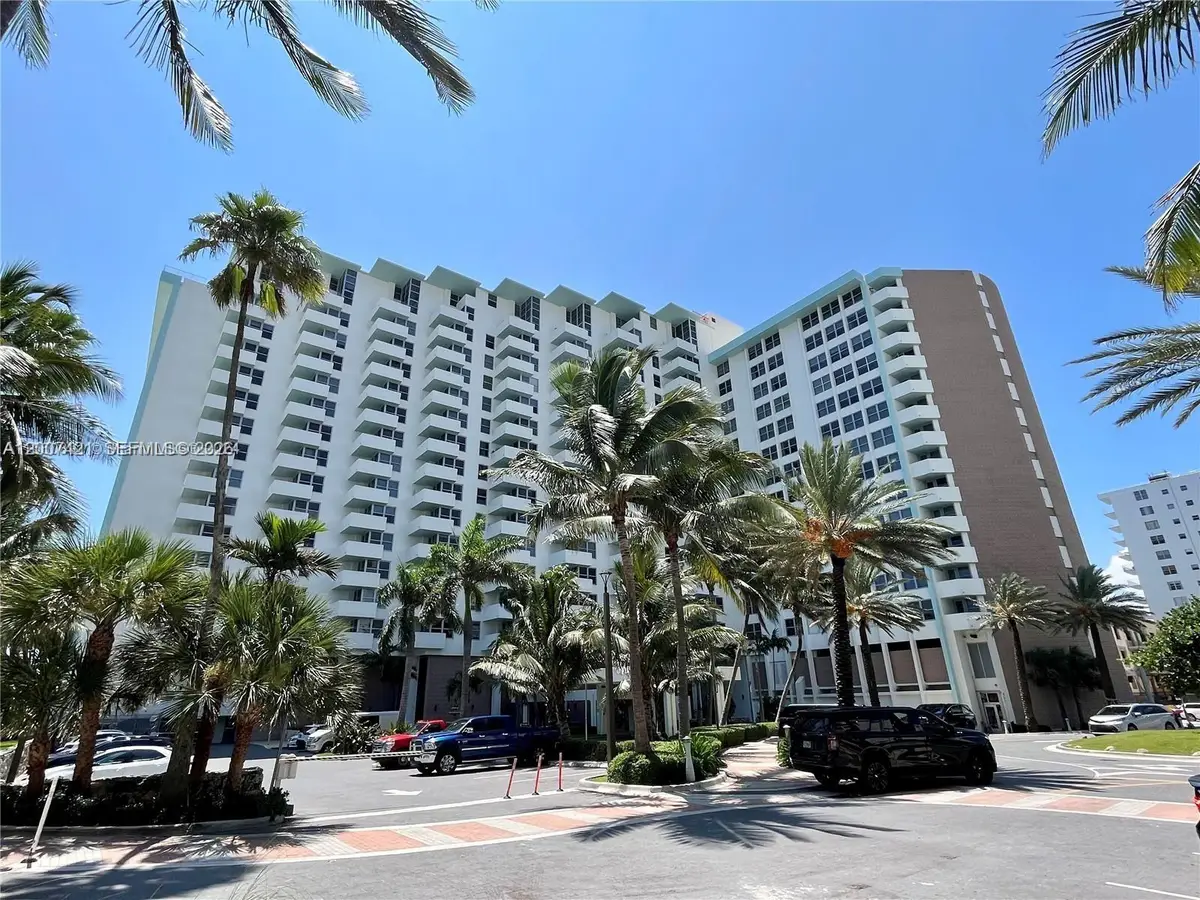 2899 Collins Ave #1040, Miami Beach, FL 33140 - #1