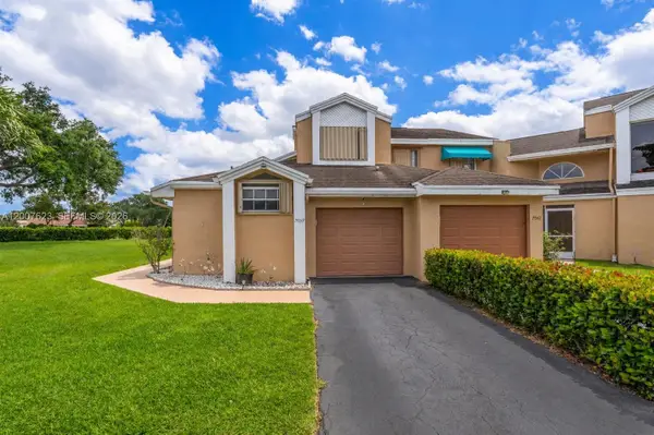 7059 Woodmont Way, Tamarac, FL 33321