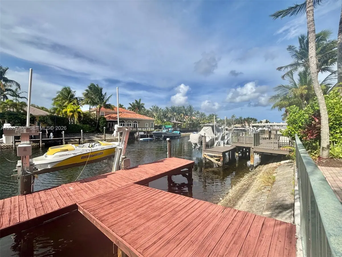 1141 Waterside Ln, Hollywood, FL 33019 - #1