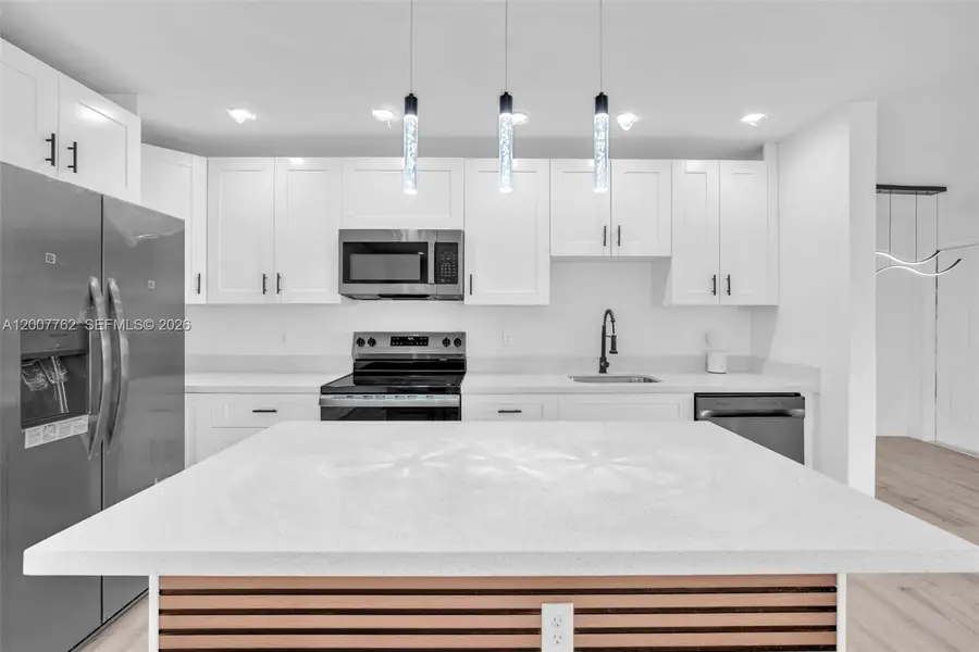 2572 NW 20th St, Fort Lauderdale, FL 33311 - #3