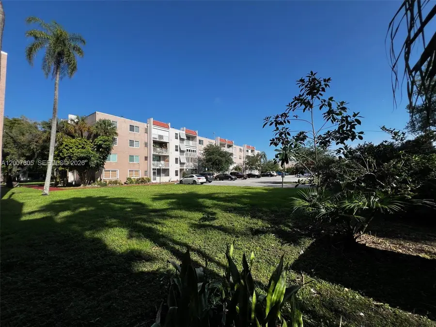 8411 NW 8th St #105, Miami, FL 33126 - #3