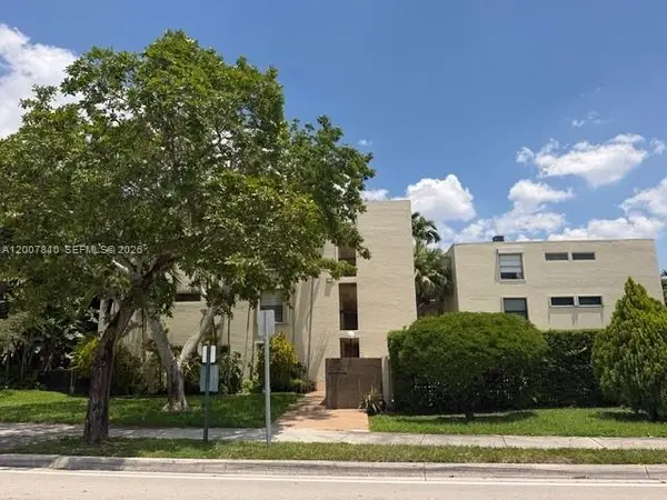709 Curtiss Pkwy #20, Miami Springs, FL 33166