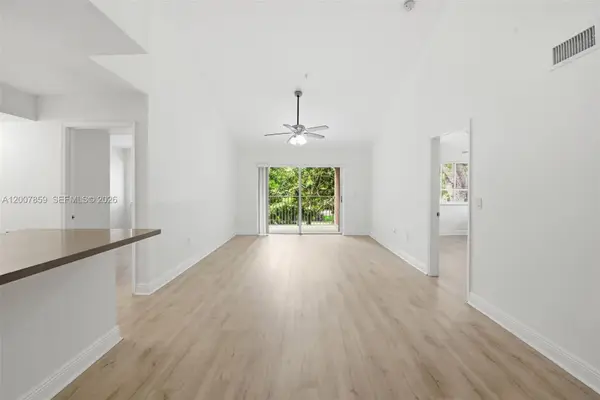 12124 Saint Andrews Pl #201, Miramar, FL 33025