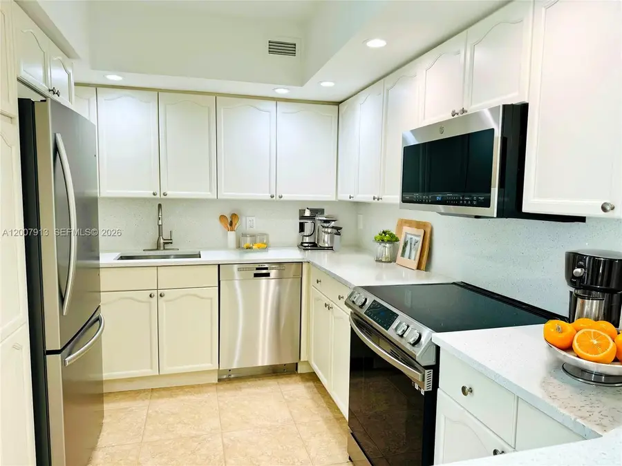 5600 Collins Ave #15B, Miami Beach, FL 33140 - #3