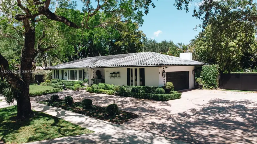 16241 W Troon Cir, Miami Lakes, FL 33014 - #2