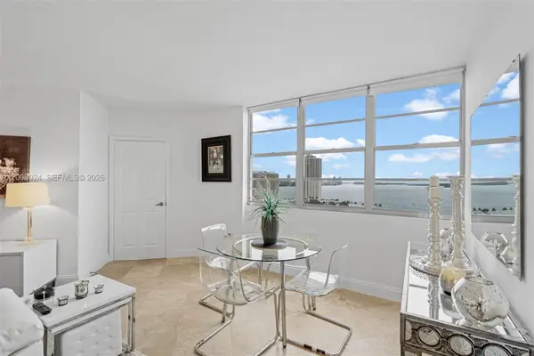 905 Brickell Bay Dr #1830, Miami, FL 33131