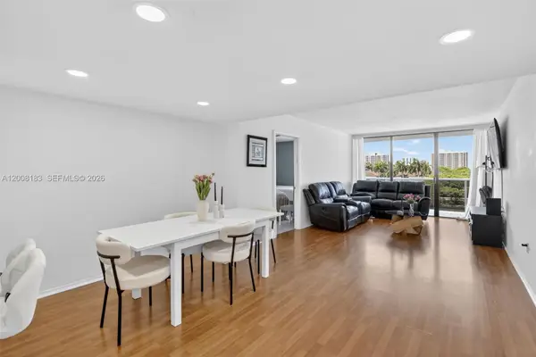 3675 N Country Club Dr #410, Aventura, FL 33180