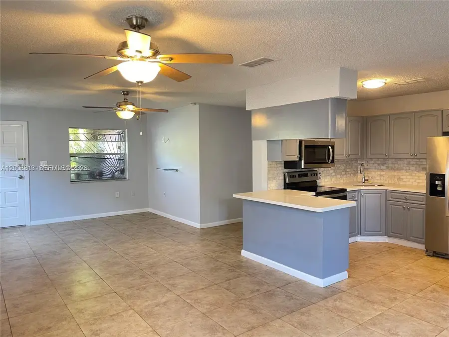1074 NW 27th St, Miami, FL 33127 - #2