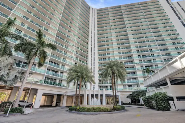 100 Bayview Dr #401, Sunny Isles Beach, FL 33160