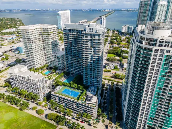 121 NE 34th St #2810, Miami, FL 33137
