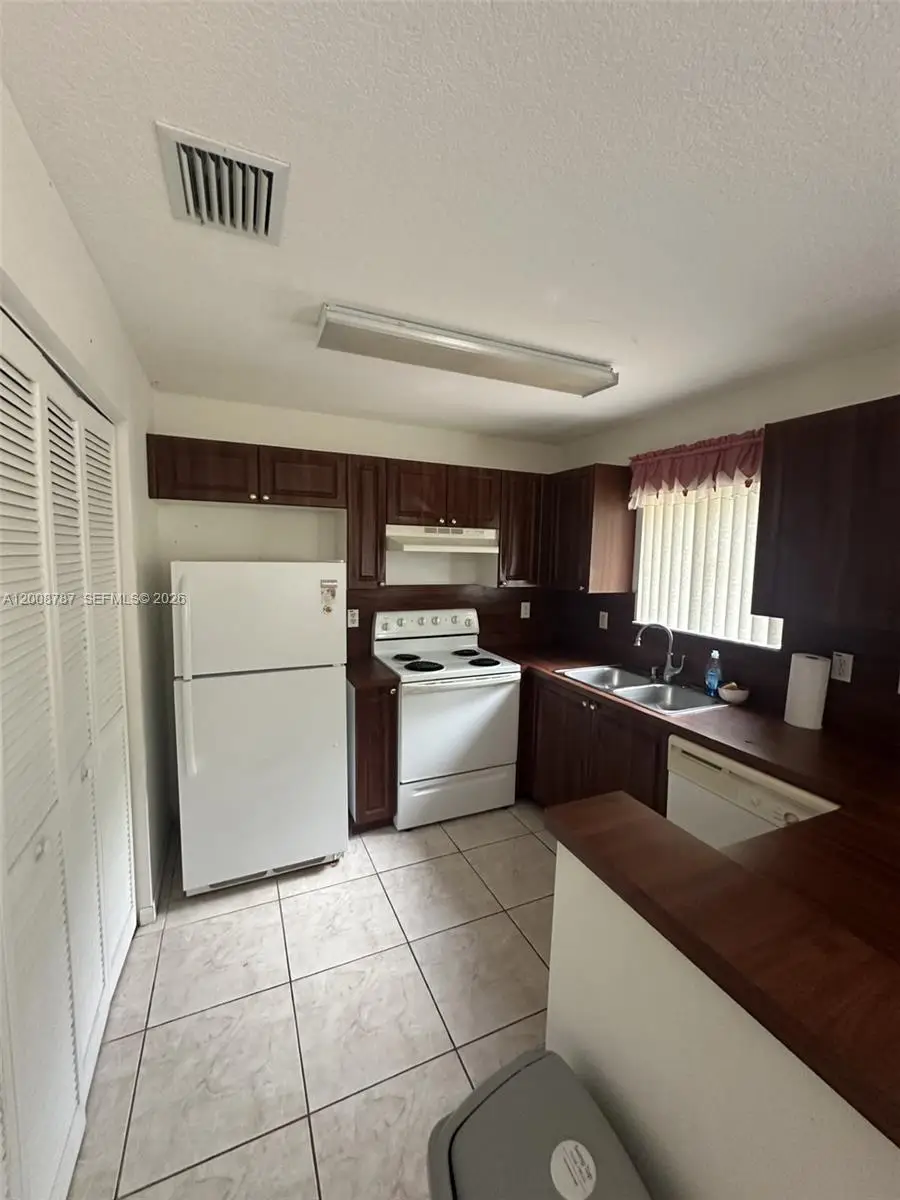 7125 NW 173rd Dr #2401, Hialeah, FL 33015 - #1