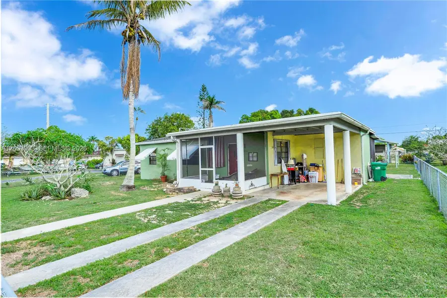 1570 NE 15th St, Homestead, FL 33033 - #2