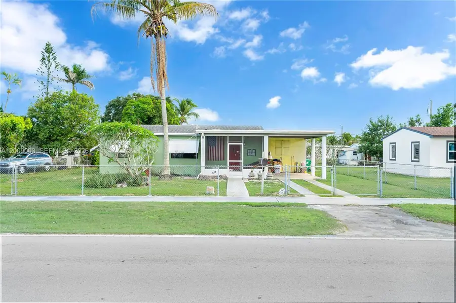 1570 NE 15th St, Homestead, FL 33033 - #3