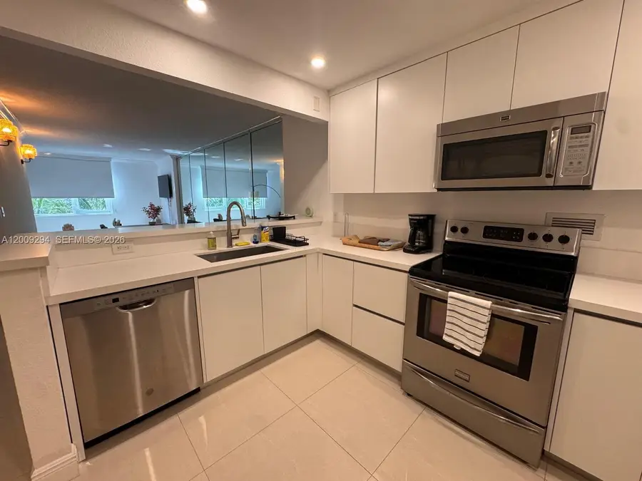 2301 Collins Ave #427, Miami Beach, FL 33139 - #3