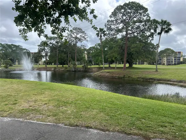3597 Birdie #308, Green Acres, FL 33460