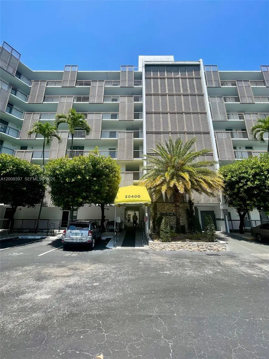 20400 W Country Club Dr #608, Aventura, FL 33180 - #1
