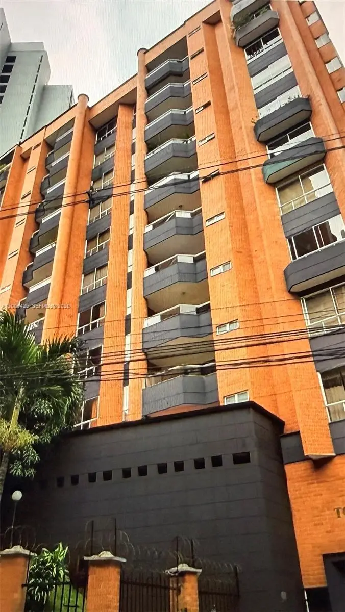 Carrera 44 17 Sur 70 #302, Medellin, VT 050018 - #1