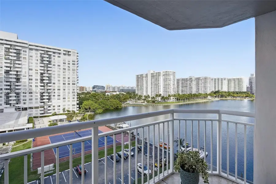 18071 Biscayne Blvd #802, Aventura, FL 33160 - #2