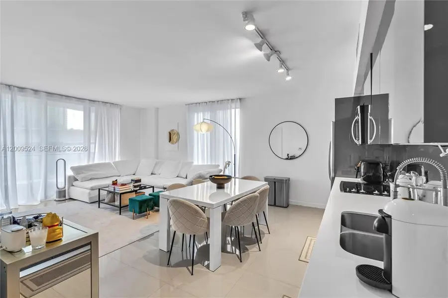 31 SE 6th St #702, Miami, FL 33131 - #3
