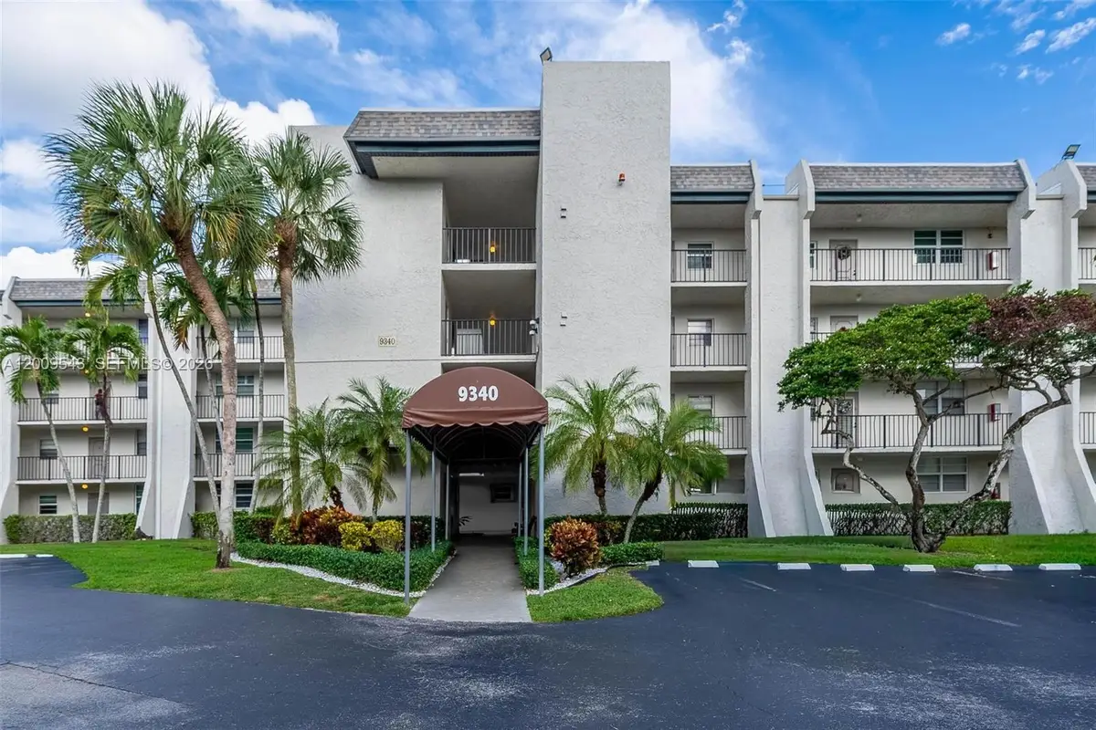 9340 Lagoon Pl #110, Davie, FL 33324 - #1