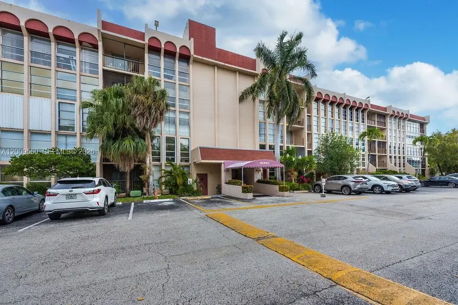 2101 Atlantic Shores Blvd #412, Hallandale Beach, FL 33009 - #2