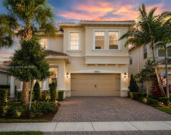 4352 Large Leaf Ln, Hollywood, FL 33021