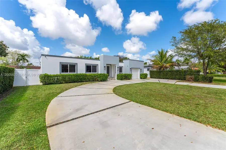 240 Lenape Dr, Miami Springs, FL 33166 - #2