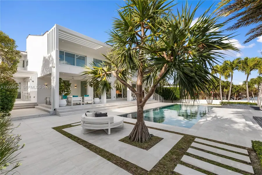 120 Knollwood Dr, Key Biscayne, FL 33149 - #2