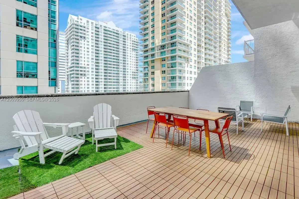 1200 Brickell Bay Dr #1404, Miami, FL 33131 - #1