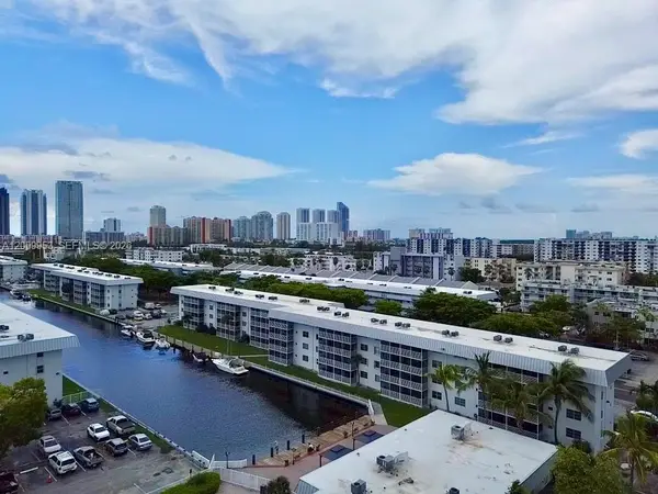 3551 NE 169th St #105, North Miami Beach, FL 33160