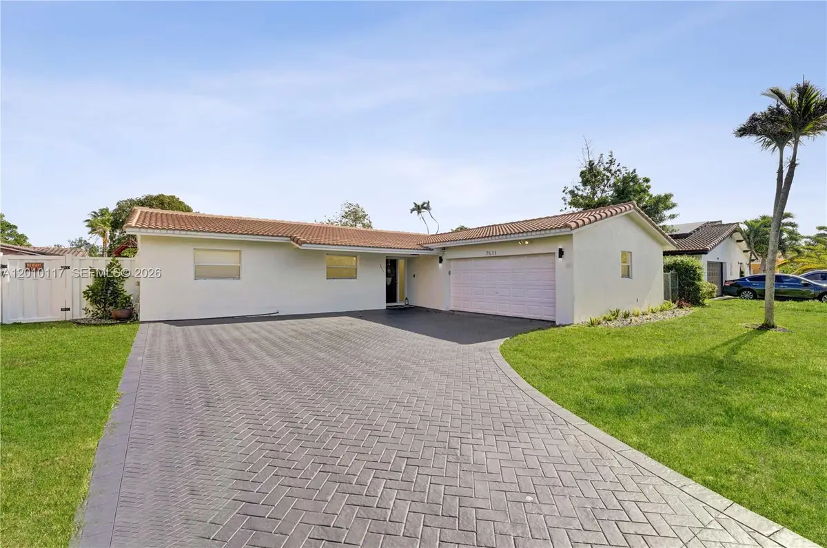 7511 NW 41st St, Coral Springs, FL 33065 - #1