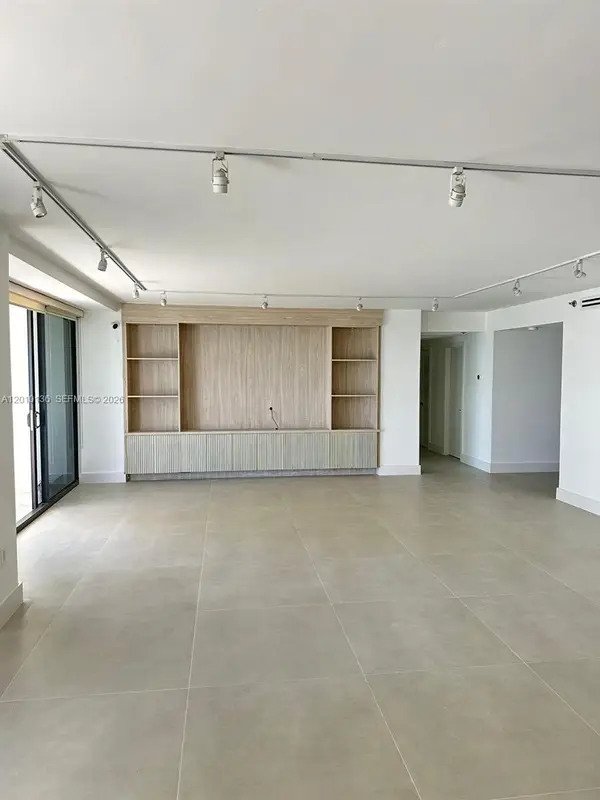 10205 Collins Ave #907, Bal Harbour, FL 33154