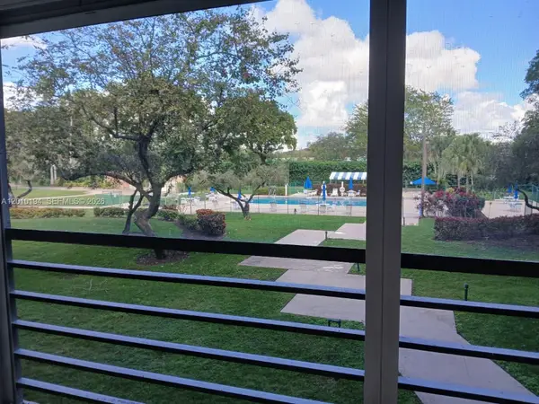 1300 Saint Charles Pl #222, Pembroke Pines, FL 33026