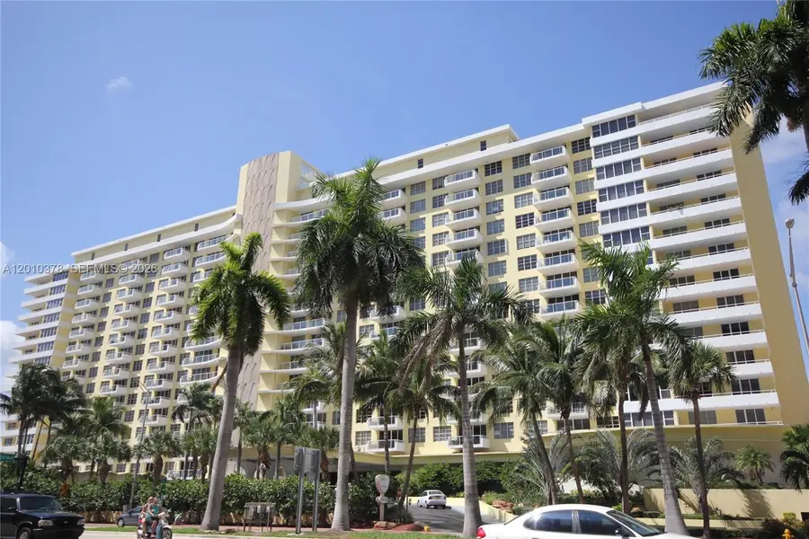 5600 Collins Ave #9E, Miami Beach, FL 33140 - #2