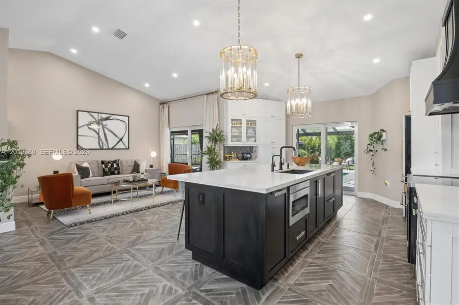 811 Amherst Ave, Davie, FL 33325 - #3