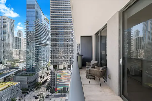 55 SW 9th St #2109, Miami, FL 33130