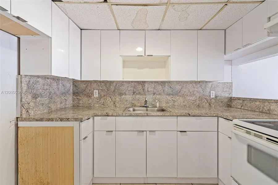 2331 W 66th Pl #201, Hialeah, FL 33016 - #3