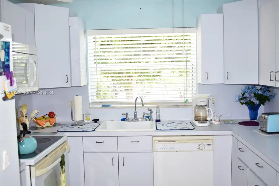 9321 Sunrise Lakes Blvd #201, Sunrise, FL 33322 - #3
