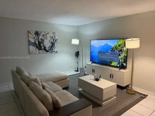 2420 Diana Dr #302, Hallandale Beach, FL 33009