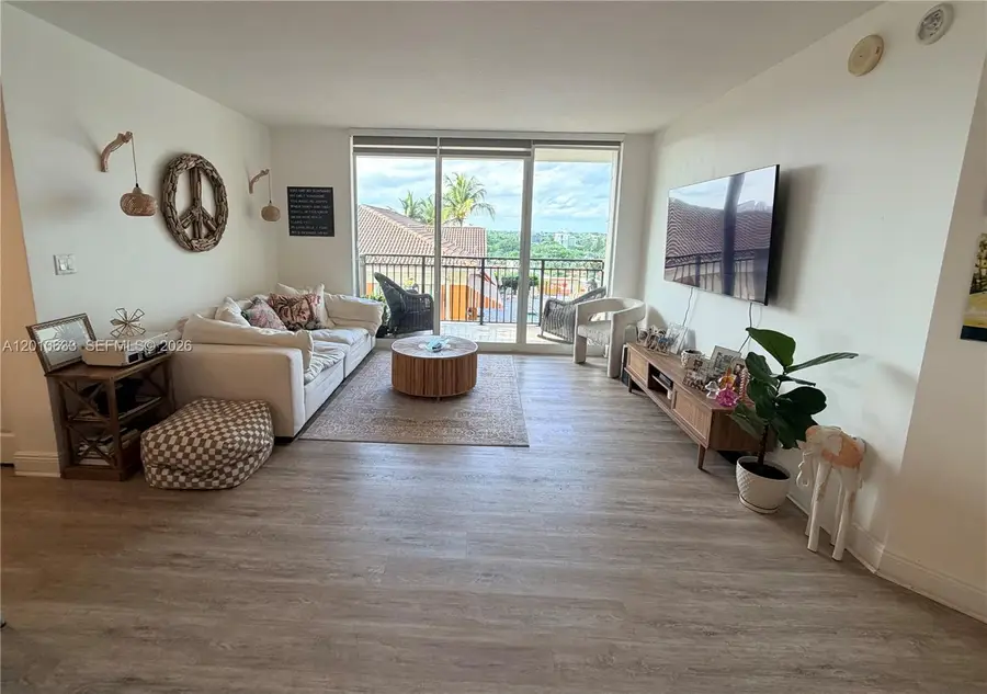3232 SW 22nd Ter #910, Miami, FL 33145 - #2