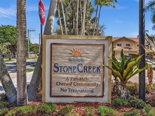 7659 N Stonecreek Cir, Davie, FL 33024