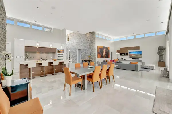 907 Diplomat Pkwy, Hallandale Beach, FL 33009
