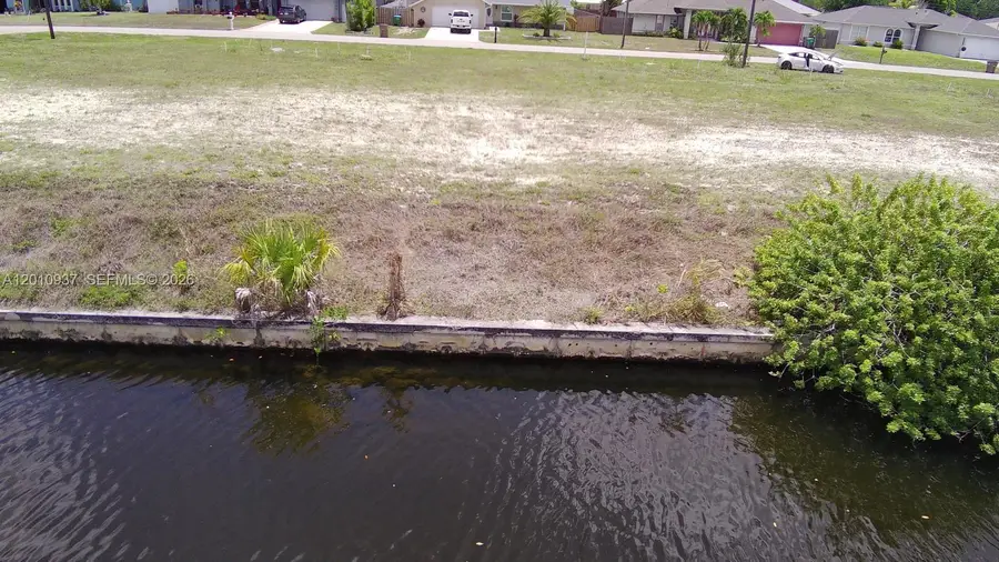 1020 SE 13th Ave, Cape Coral, FL 33990 - #2