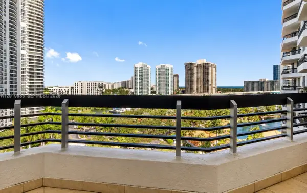 3600 Mystic Pointe Dr #1209, Aventura, FL 33180