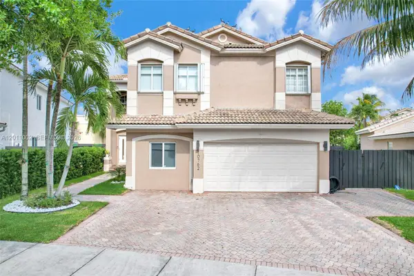 10762 NW 71st St, Doral, FL 33178