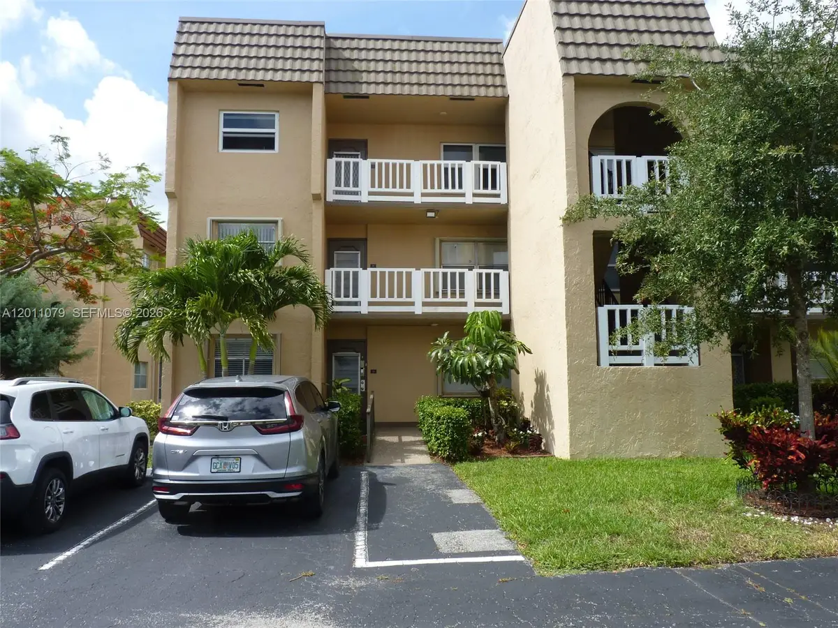 9241 Sunrise Lakes Blvd #201, Sunrise, FL 33322 - #1