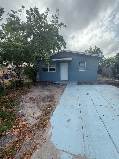 2131 NW 26th Ave, Fort Lauderdale, FL 33172