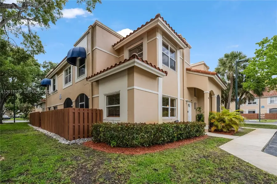 595 Racquet Club Rd #74-19, Weston, FL 33326 - #2
