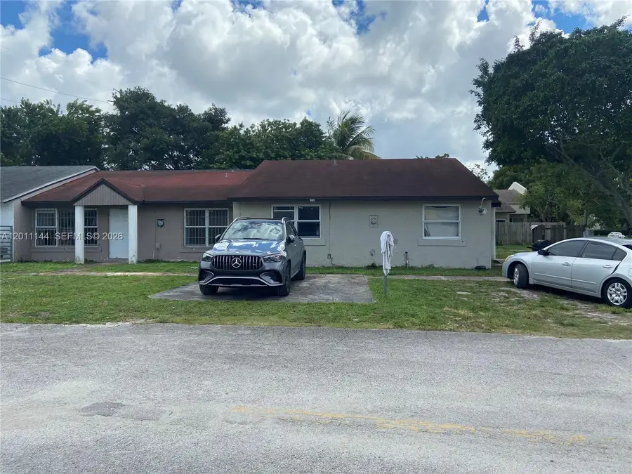3956 NW 182nd Ln, Miami Gardens, FL 33055 - #2